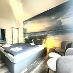 Center Garni Hotel