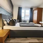Hotel Center Garni 3*