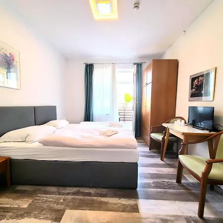 Отель Center Garni