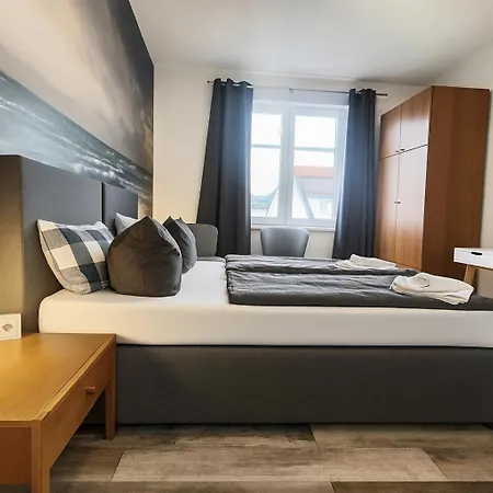 Отель Center Garni 3*