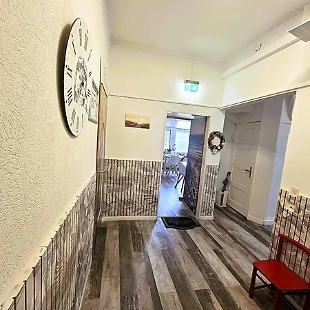 Center Garni ホテル